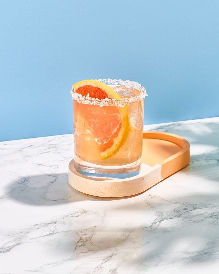 Paloma : An iconic Mexican cocktail, both light, sparkling, and pleasantly tangy.